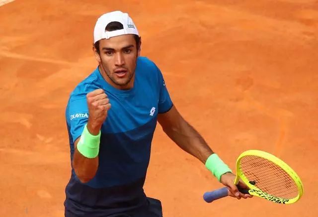  贝雷蒂尼暴力正手发威，速胜对手轻松过关