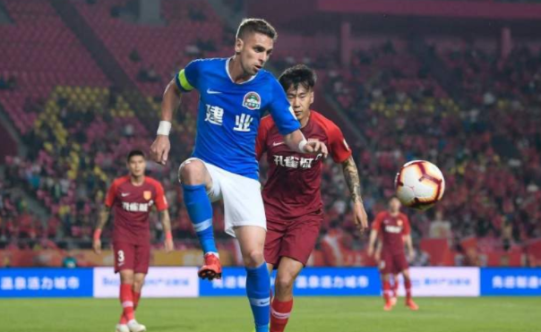  归化球员融入加速，国家队实力显著提升  