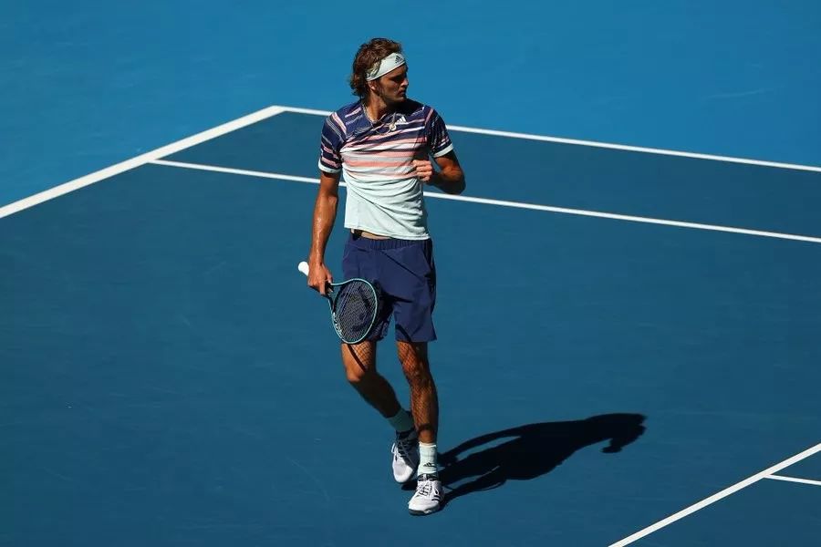  网坛老将宝刀未老，瓦林卡逆转进四强