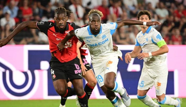  网坛常青树展韧性，费雷尔长盘鏖战告捷