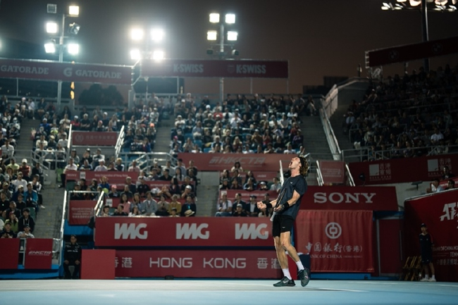  卢布列夫五盘鏖战险胜晋级决赛