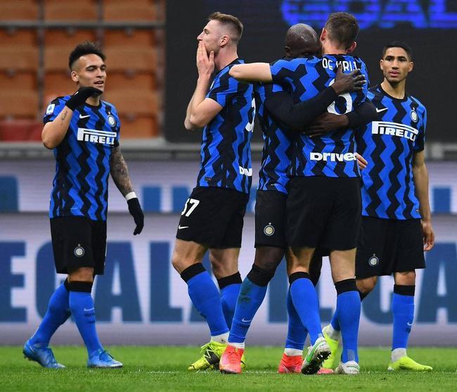  亚特兰大攻势如潮，客场横扫对手  