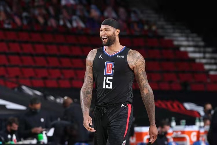  快船乔治准绝杀惊险击败鹈鹕