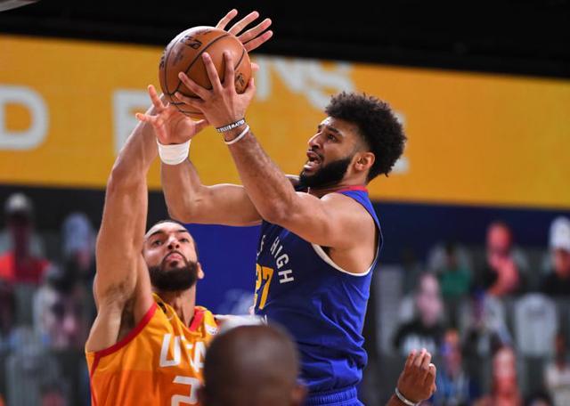  穆雷温网复出首胜感动全场观众